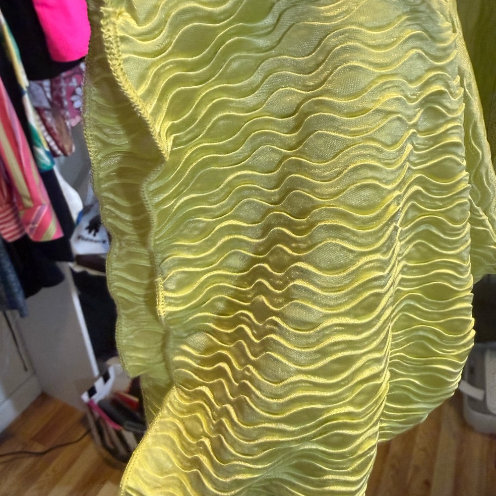 Bear Dance Lime Green Tie-Front Crop Blouse - Picture 4 of 5